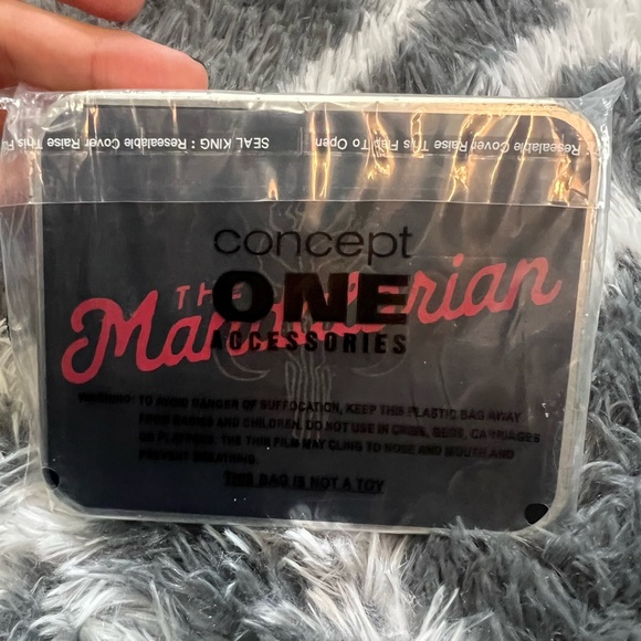 Star Wars Mandalorian Bifold Wallet with Tin Case NIB Concept One - Picture 3 of 7